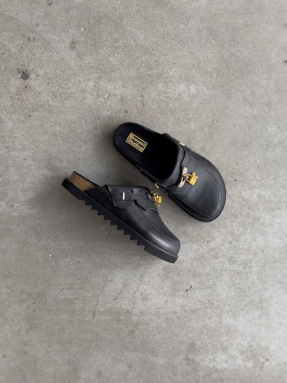 Bravest Studios Bag Clogs Black Size 7